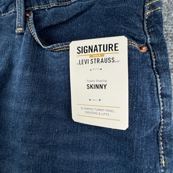 NWT Levi’s Women’s 18W 34x32 Denim Jeans Totally Shaping Skinny Tapered Pants - Picture 7 of 11